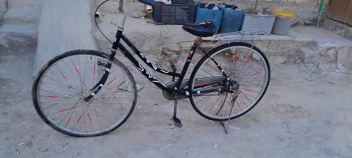 سلام عليكم بايسكل بطه حجم 27 نقص فقط تاير وره السعر 40 وبي مجال مكان كربلاء ***********
