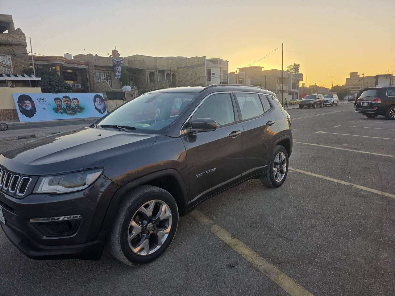 سلام عليكم جيب كومبارس مديل 19 للبيع اومراوس حادث جاملغ وبنيد السعر122 وييه مجال ر ***********
