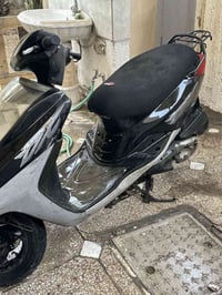 دراجه نضيفه وحلوه مكينه برغي ما مفتوح بيه كلشي شغال بيه دراجه نشطه وقو...