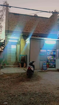 50متر بشارع ابو طياره جوه كامل ولفوك سقفه سندويج لبيع قبل سجه 07703364...