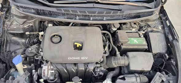 للبيع كيا فورتي 2017وارد امريكي جديده سياره كله جديد شاده داخل جديد محرك جديد وكير جديد وتخم تاير جديد كله اصلي شركه مشدودلها السيارة حادثها من امريكه صندوك خلفي بدون ايرباك ولا اي شي  نفسه مصلح ومصبوغ وهنا نطخ بيها البنيد بدلته لون  وصار بيها بارد بلباب خلف الصدر موضح بلصور رقم اربيل جديد بسمي هزة جديدة  سنوية جديدة السياره ماشيه 80الف السعر 125وبيها مجال بسيط  مكانها بغداد العامرية
***********
***********
