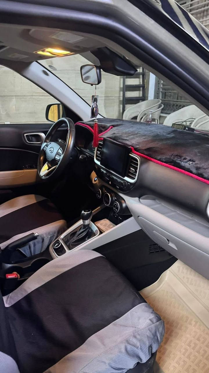 #هونداي_فينو
#موديل_2024
#مرقمة_بغداد
سعر 145 وبيه مجال

  المواصفات 

1- بصمة 
 2- فتحه سقف (سلايت)
3- داخل لونين 
4- شاشه كبيرة كامرة دوارة 
5- فول  تحكم ستيرن جهتين  
 6- ويل كروم 
7- شاشة كبيرة كاربلي +اندرويد 
8- نظام انذار
9- مانع انزلاق
10- تراكشن منحدرات
11- وضعيات قيادة  
12- رادار تحذير جانبي 
13- رادار خلفي
14- رادار امامي
15- تحديد مسار 
16- مكينة 1600 دبل نوزل 
17- حمالات سقف
18- سياقه ذاتيه 
حادثه خلفي صبغ صندوق فقط 
بدون ايرباك. وتعديل خفيف بل جاملغ الخلفي 

*********** 
عنوان بغداد الجديده
