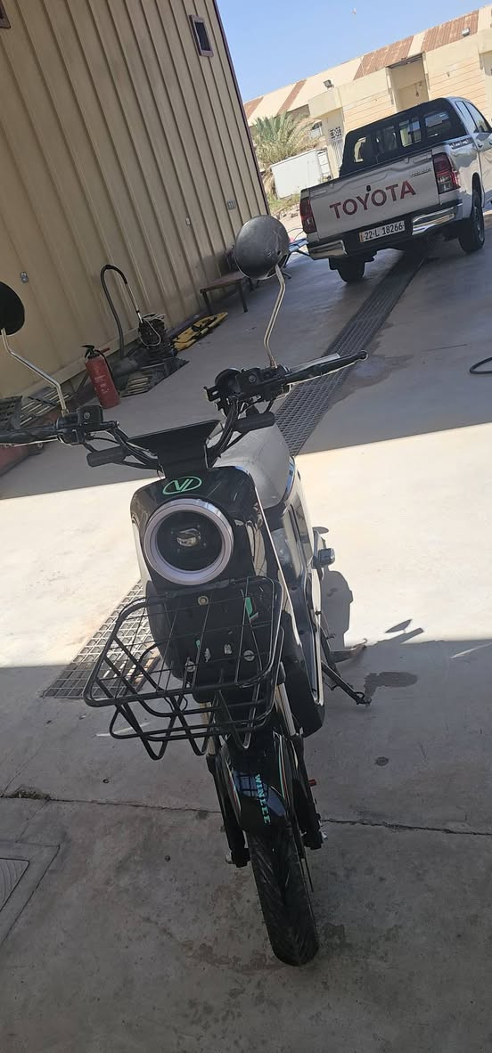 السلام عليكم
250 الف مثل ماشوف بس بطاريات مال شحن يراد تبديل 
العنوان البصره كرمة علي ابو صخير 
هاتف ***********
يتوفر وات ساب ☝️
