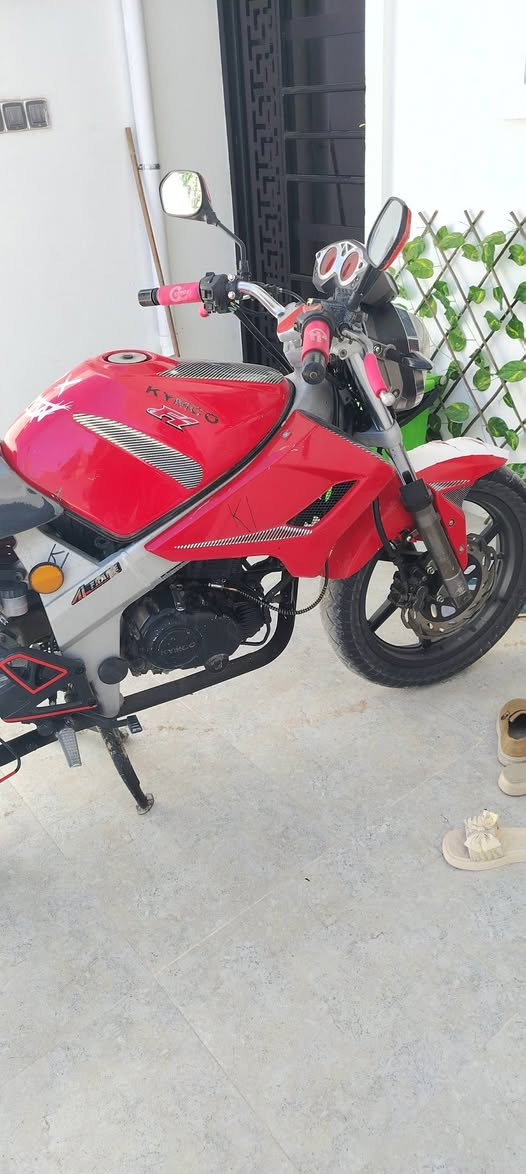 السلام عليكم كايمكو بطح للبيع
السعر مليون وربع وبي مجال
مواصفاته
مسجل بي سنويه+مضمون التحويل ثاني يوم
محرك 200cc
نوزل مو مو كابريته يعني انسه العطلات
المحرك ما مفتوح
الدراجه ما متعوبه نضيفه شوفت عينك
للاستفسار ***********
