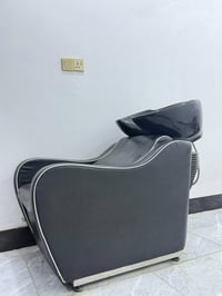 مغسلة حلاقة • نظيفة جداً • استخدام خفيف