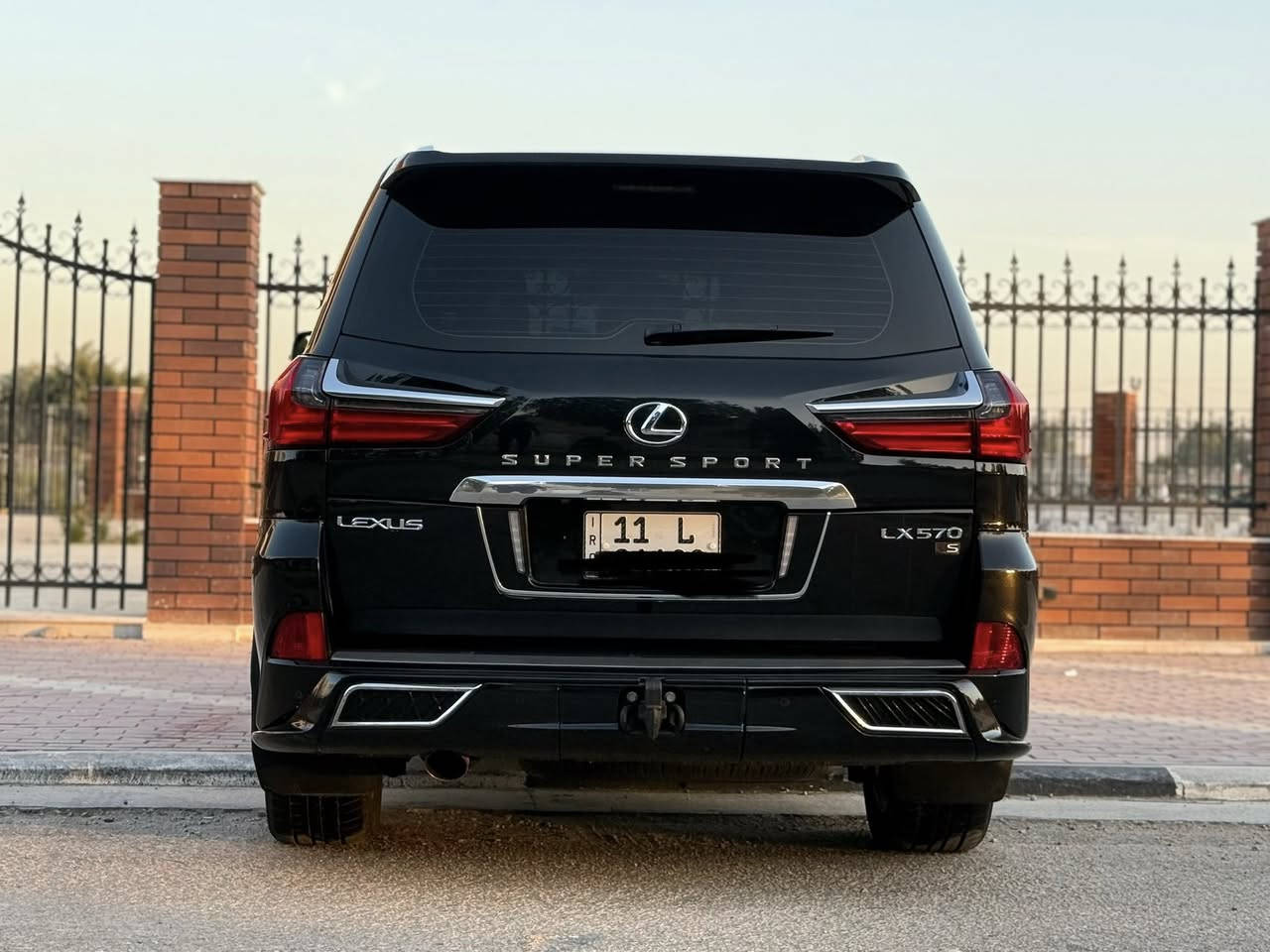 السلام عليكم
للبيع LEXUS, LX570.S خليجي بريم موديل 19 فول الفول ومكفول من الدعاميه للدعاميه ماشيه 74 الف كم فقط وقابل للزياده رقم بغداد بسمي تحويل مباشر المواصفات داخل قرميدي كشنات كهرباء تدفئه تبريد كشنات داتا شو كشنات خزن خمس كامرات محيطيه 360 درجه  رادارات خلفيه واماميه وجانبيه نضام ترحيب بردات فتحه. جكات  وبعد معروفه مواصفات الكسز السياره علئ وضع الشركه وكلشي بيهة مكفول كير مكينه حداديه دواخل كلهن مكفولات للاستفسار ***********   مكان السياره كربلاء،
