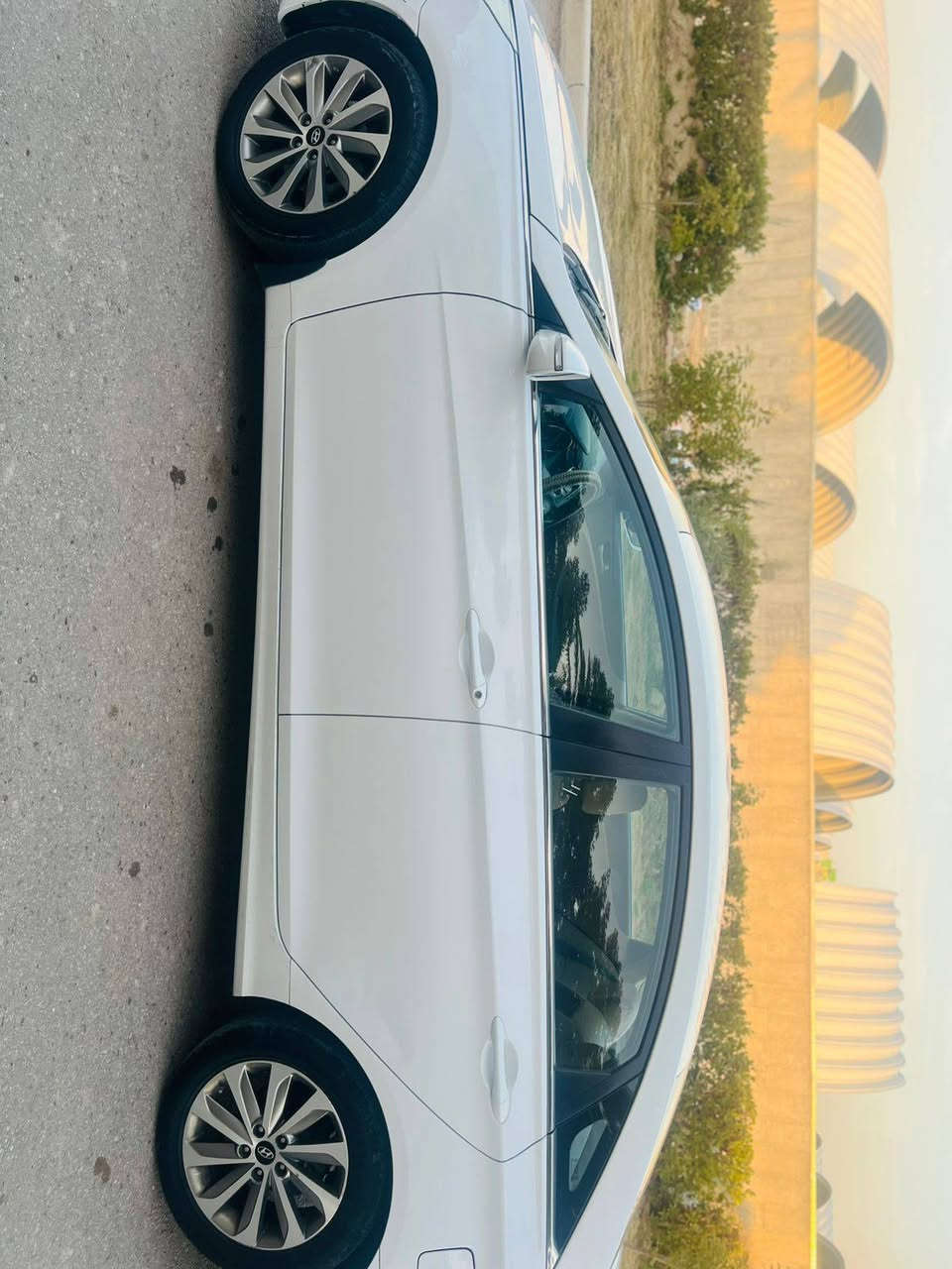 السلام عليكم سوناتا للبيع موديل 2014خليجي محرك 2400دوش 
السياره مكفولة كفاله من الصبغ والتبديل والبارد 
سياره جاهزه من كير مكينه حداديه تبريد كهربائيات تخم تاير 
مواصفات السياره تبريد قطعتين شفتات انضمه قياده كشن كهرباء شفتات 
رقم اربيل الدولي باسمي شخصيا سنويه لل30 هزه وفحص جديد 
مكان السياره بابل الحمزه الغربي 
السعر 146وبيها مجال قليل 
رقم الهاتف ***********
*********** حلة, بابل
