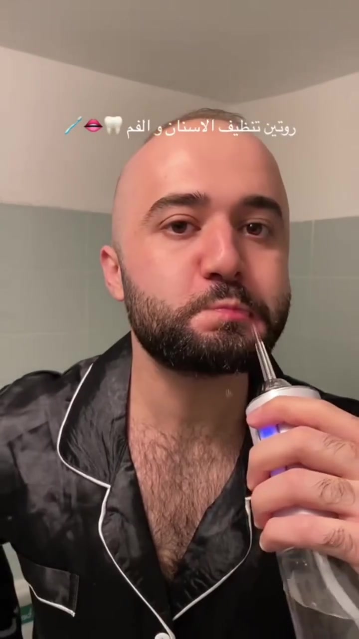 جهاز الخيط المائي،💯
Water flosser 
لتنظيف الأسنان والعناية بها 🦷🦷
يزيل الترسبات والجير ورائحة الفم .
ينصح به اطباء الأسنان لفعاليته في التنظيف العميق للجميع
مفيد ايضا للتقويم وتركيبات الأسنان وأصحاب الابتسامة 
شحن ⚡️⚡️ يدوم ل 30 يوم تقريبا
شحن عن طريق شاحنة الهاتف ❤️
خزان ماء 350 مل يكفي لاستعمال كامل ❤️
انماط متعددة لدفع الماء مناسبة لجميع انواع اللثة ❤️
عدة رؤوس وعدة سرع تتحكم بيها
مناسب للكبار وللأطفال ايضا
بطارية 3500 مل امبير ايون ليثيوم تكفي شهر كامل الشحنة الواحدة ♥️

#الخيط_المائي


**إذا كنت صاحب هذا الإعلان وتريد حذفه لأي سبب، رجاءا أرسل رسالة إلى الدعم الفني**