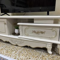 ميز • فوانيس • خزائن