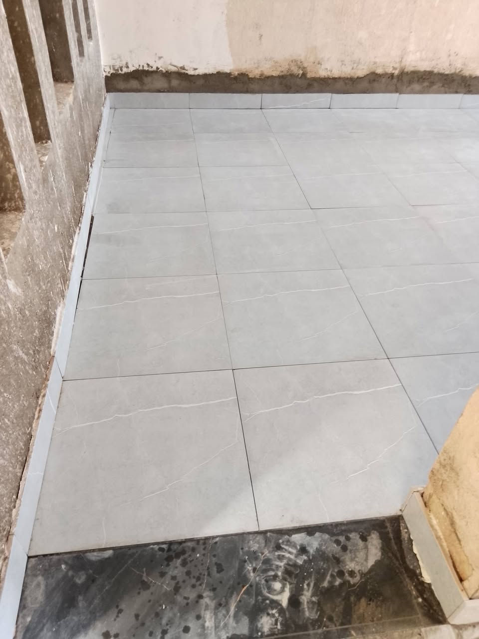 خلفه سراميك متفرغ حاليا هذا شغلي ومن الله التوفيق للاستفسار على هذا الرقم او على الخاص ***********
