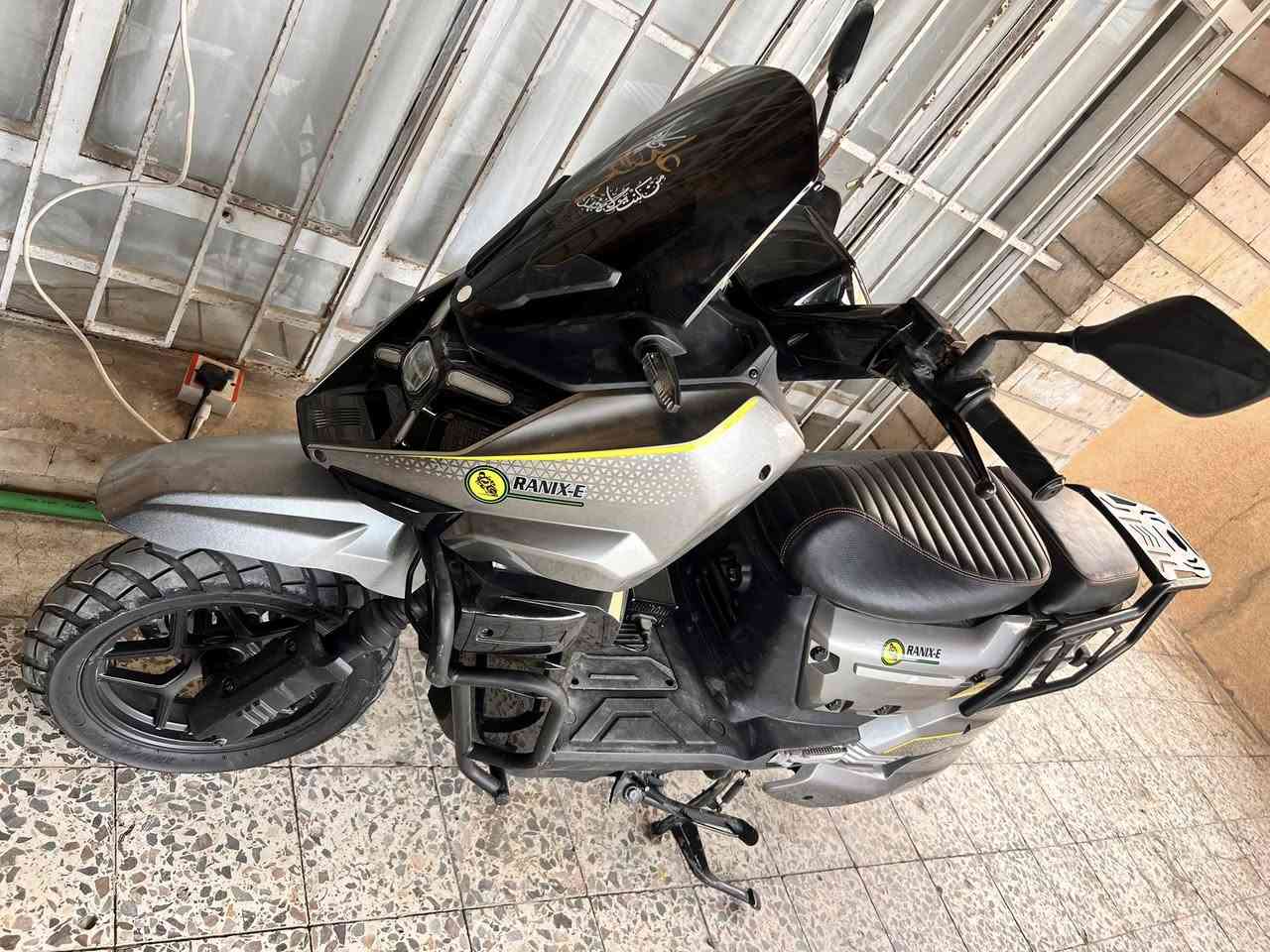 اباتشي مدرع 2025  ماشية 4000 جديدة بطارية ليثيوم 60 بعدهة بالضمان امبير ملف 2000 عقل 2000 بيهة بلوتوث ومخرج شاحنة UPS دراجة مكفولة وجديدة 3 سويچات وبصمة وكارت كير 3 سرعات تمشي 100 حقيقي وبكR  تاير خلفي جلاتين شادة جديد منزلهة من مؤيد طيارة بشهر التاسع 
سعر 1500


**إذا كنت صاحب هذا الإعلان وتريد حذفه لأي سبب، رجاءا أرسل رسالة إلى الدعم الفني**