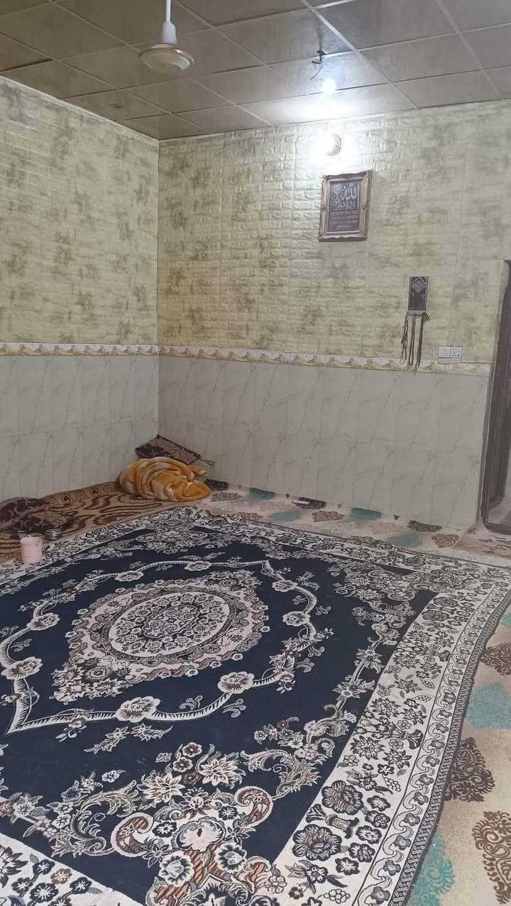 دار  للبيع 100 متر .. مربع 12x8 .. طابو صرف
حي ميسان .. قطاع 84 الشريط …… صب كونكريت مسلح

يحتوي على طابقين :
-الاول : غرفة وصالة واستقبال ومطبخ
وصحيات داخلية وخارجية .. ومكشوفة وطارمة

-الثاني : غرفتين .. وصالة

السعر 112 مع المجال ..D
للأستفسار *********** واتساب أيضاً موجود
