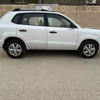 توسان 2010 خليجي بيها صبغ قليل بالجاملغ الإمام بدون فتح بدون ضربه بدون...