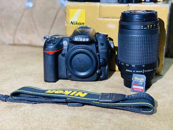 كامره نيكون D7000
للبيع مستخدمه مره واحده فقط
رام شاحنه بطارات٢ جلاتين حزام كتف قبق مال العدسه كاتريدر نقل صور 
مكاني بغداد 
✅***********
