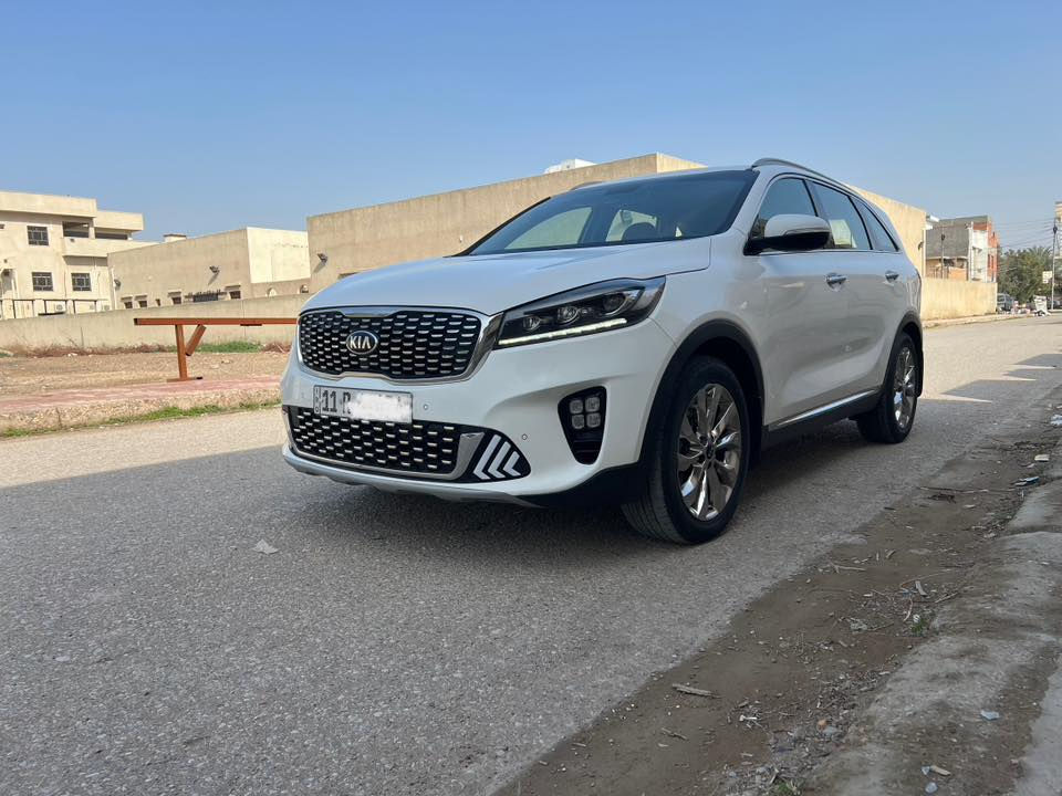 كيا سورنتو خليجي 
رقم بغداد الماني بسمي 
موديل ٢٠١٨ شكل ال٢٠
لون ابيض 
دبل شباك شكل الجديد 
٦ سلندر ٧ راكب 
فوووووول مواصفات بدون فتحة 
بصمتين: تشغيل وتقفيل 
بردات خلفية اصلية 
الباب الخلفي كهرباء 
كامرة دوارة اصلية 
مري شفط مع القفل 
حساس امامي وخلفي 
شاشة كبيرة اندرويد 
نظام ايكو درايف 
كشنات جلد اصلي لونين 
كشنات ٢ كهرباء 
كامرة دوارة اصلية 
مري شفط مع القفل 
حساس امامي وخلفي 
تبريد ابيانو لمس 
تبريد ٣ قطع ثلج 
تحكم استيرن فول 
حاكية : ابلوتوث: اوكس 
كيجات السرعة زئبقية 
شاشة الدشبول الكترونية 
اضواء ترحيب بليدات 
جي: بي: اس خرائط طرق 
علامة سورنتو بلدوسة 
لد امامي وخلفي 
لايت زنون اصلي 
لايت لد٥ عدسات اسود 
مانع انزلاق وانحدار 
يدات نيكل اصلي 
اشاير بلمري 
ويل اكروم ١٩
تخم تاير جديد
ماشية ٧٩ 
كير ومكينة وصدر وحدادية وتبريد كفالة عامة
بدون ضربة وتبديل واشخوط وبارد وصبغ مكفولة عدى رصعتين صغيرة فقط والسونار موجود جديد 
سيارة نظيفة وجاهزة مابية اي نقص 
والسونار داخل المنشور 
السعر ٢٣٣$
***********
