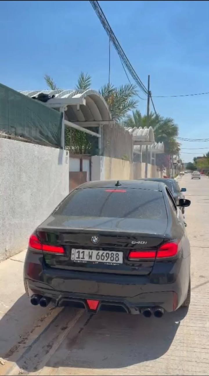بي ام 540i /موديل 2018 
محرك b58 محرك 6 سلندر توين تيربو
 اكثر محرك مرغوب وقوي 
ماشية ١٠٥ الف ميل 
مواصفات السياره فول مواصفات رادار امامي وجانبي وبانوراما وتبريد وتدفئة مقاعد + ستيرن
السيارة مصروف عليها هواي ويلات + دبات ريمونت + لدات ليزرية 
سنويه وهزة جديدات 
محرك وكير مكفولات من كلشي 
ضربة امريكا بنيد فقد وصار بيها 3 اماكن بارد خفيفات السياره ماناقصه كلشي رقم بغداد تحويل ثاني يوم 
رقم صاحب سيارة ***********

🔴 علق سوف يوصلك الرسائل سعر
