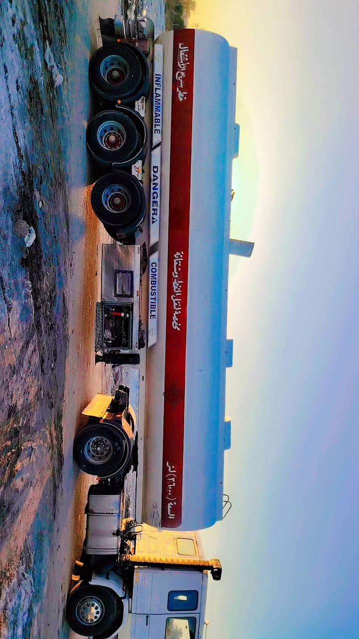 من رخصت مدير لاكروب السلام عليكم تانكي حقي للبيع موديل ٢٠١٤ مكفول من اي ضرر تايرات اخو الجديد الكهربائيات كله شغاله التانكي جاهز للعمل للاستفسار ***********
