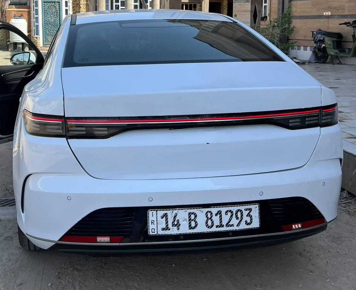 BYD دسترويل
موديل ٢٠٢٥
ماشيه ٦٠ الف
مبدل بيها الصندوك غير لون ومغلف ndf لون ابيض بيها بارد بالجنطه كلش قليل 
مكفوله من كلشي عده الجنطه 
سيارة باسمي وتحويل ثاني يوم
سعرها ١٧ مليون وبيها مجال قليل رقم الهاتف *********** البصرة, العراق
