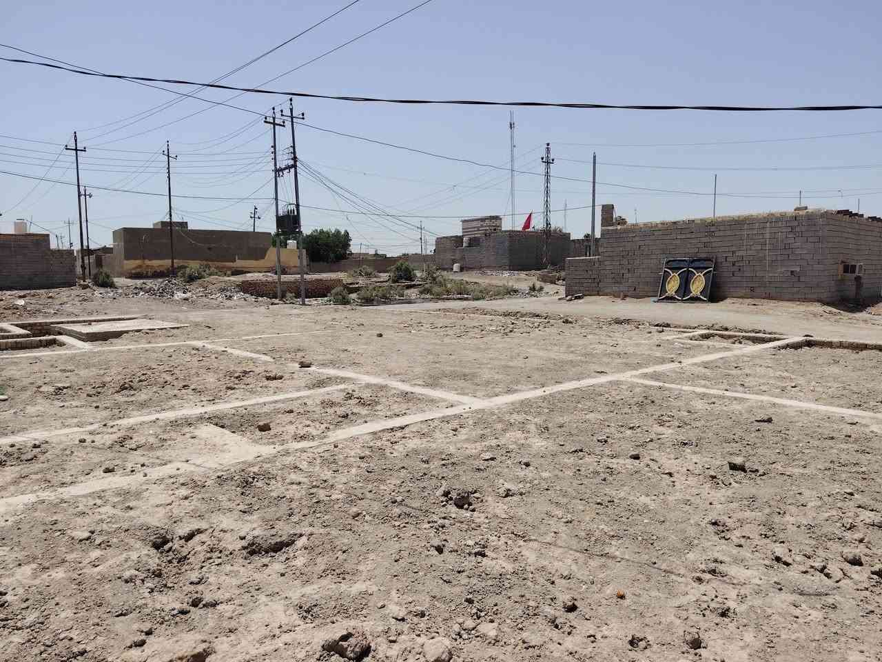 سلام عليكم
بتلو للبيع قرب سيد خضير 200 م غرفتين وصاله ومطبخ حار بارد
وديوانيه وصحيات خارجيه وكراج سياره تفاصيل اكثر 
اتصل وباالخدمه ومناسب ***********
