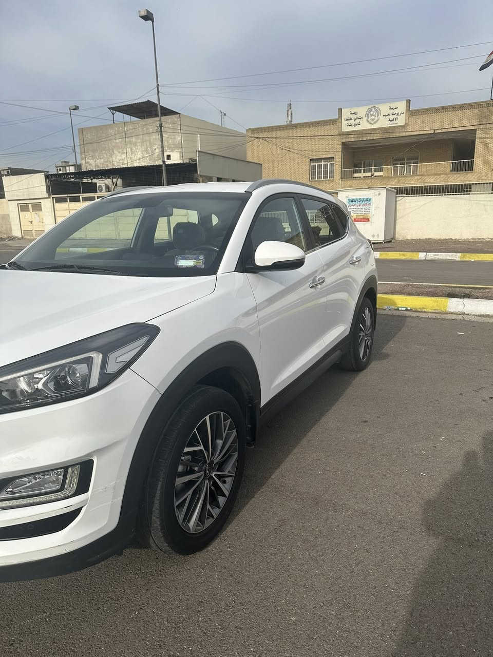 السلام عليكم
هيونداي توسان 2019 وكالة الكاصد ( كوري ) مواصفات التوسان المعروفه ماشيه 81 الف كيلو و قابل للزياده  
سايد بريك رجل 
كرسي كهربائي 
لايت عدسه
كراسي مخمل 
ويل 18 
مري شفط
شاشه ابل كاربلاي 
محرك 2000 دوش
رقم بغداد 
مكاني بغداد شارع فلسطين
السيارة مكفوله من الصبغ و المعجون بيها بس مكانين بارد و تكحيل على كد شبر و بيها 4 رصعات بالقماره كلش خفيفات اثر حالوب عندي بيها سونر قبل اسبوع سويته 
سعرها 182 ورقه (18.200) دولار و بيها مجال بسيط 
للاستفسار اكثر على الخاص او على الرقم ***********
