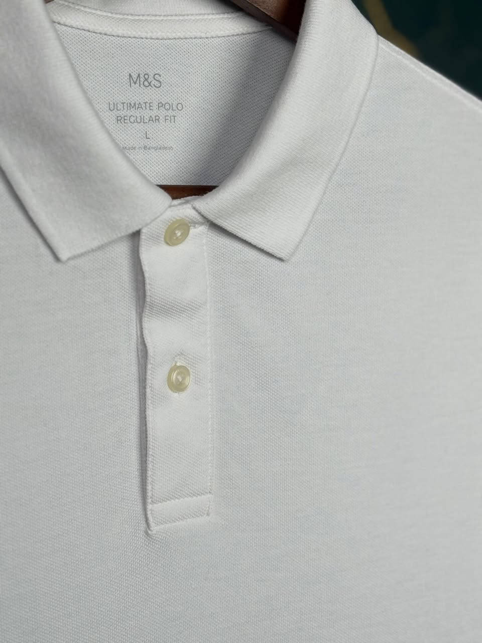 M & S 
تيشيرت ياخة من الماركة الانكليزية ماركس اند سبينسر 
لون ابيض ناصع 
ستايل انيق مناسب للاستخدام اليومي 
خامة قطنية قابلة للتنفس 
قالب Regular Fit
بلد الصنع : بنغلادش 
القياس : L
عرض الصدر : 55 سم 
توصيل مجاني داخل بغداد وباقي محافظات العراق 🚚


**إذا كنت صاحب هذا الإعلان وتريد حذفه لأي سبب، رجاءا أرسل رسالة إلى الدعم الفني**