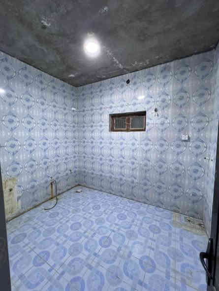 بيت الايجار حي الأصدقاء قرب تقاطع العسكري 
200م
تفاصيل طابقين طابق الأرضي  يحتوي على غرفتين وستقبال وهول وصحيات وكراج 
وطابق الثاني يحتوي على غرفتين وصالة وصحيات 
سعر الايجار 900قفل 
الاستفسار ***********
