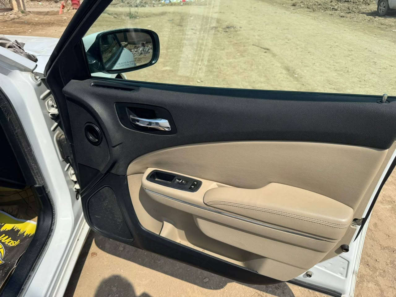 سلام عليكم ورمضان كريم ع الجميع
جارجر 2011 بيع فقط 
صور السونار بالمنشور 
السياره شاشه چبيره 
ويل خليجي
عداد 260
داخل عسلي 
السعر 147 
مكلف بالنشر للتواصل رقم راعيه
***********
مكاني ديوانية المركز
