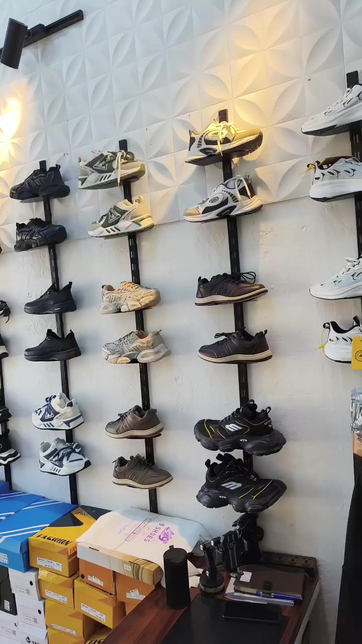 ✴️🔸خطواتك تبدأ بالأناقة🔸✴️
✴️احدث الموديلات بااسعار تنافسية ✴️
✴️ بابل . ابي غرق . حي الحسين . شارع المحطه ✴️
🔥واتساب ***********🔥
✴️توجد خدمة التوصيل 🚗✴️
