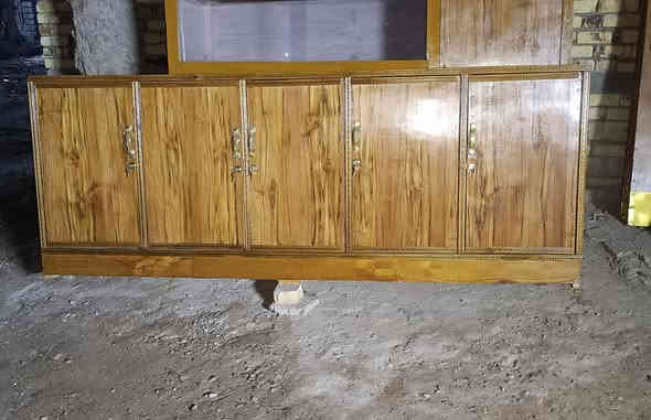 بوفيه مترين ونص تسكام الطول مترين ونص للبيع السعر 190 المكان الشاميه وهذا رقمي ***********
