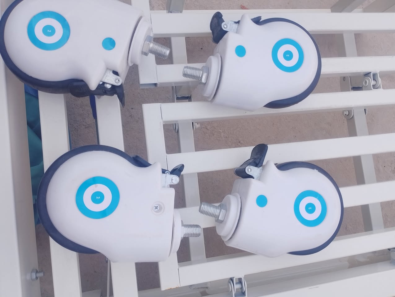 سلام عليكم سرير للبيع خمس حراكات استعمال قليل نضافه 90% كامل التايرات وميز الطعام وتعليك مغذي

السعر 300 وبيه مجال الاستفسار *********** مكاني گربلاء
