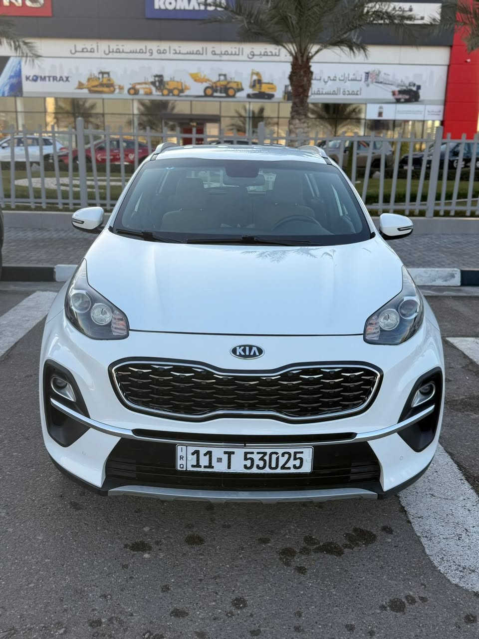 السلام عليكم / سبورتج موديل /2021 
رقم بغداد / ماشيه 60 / جديده 
مواصفات / بصمه / حساس امامي 
اشاير بامري / مري شفط 
مكينه 2000 / دوش 
السياره بيهه الدعاميه الاماميه صبغ 
مكان السياره / السيديه. 
رقم التلفون / ***********
