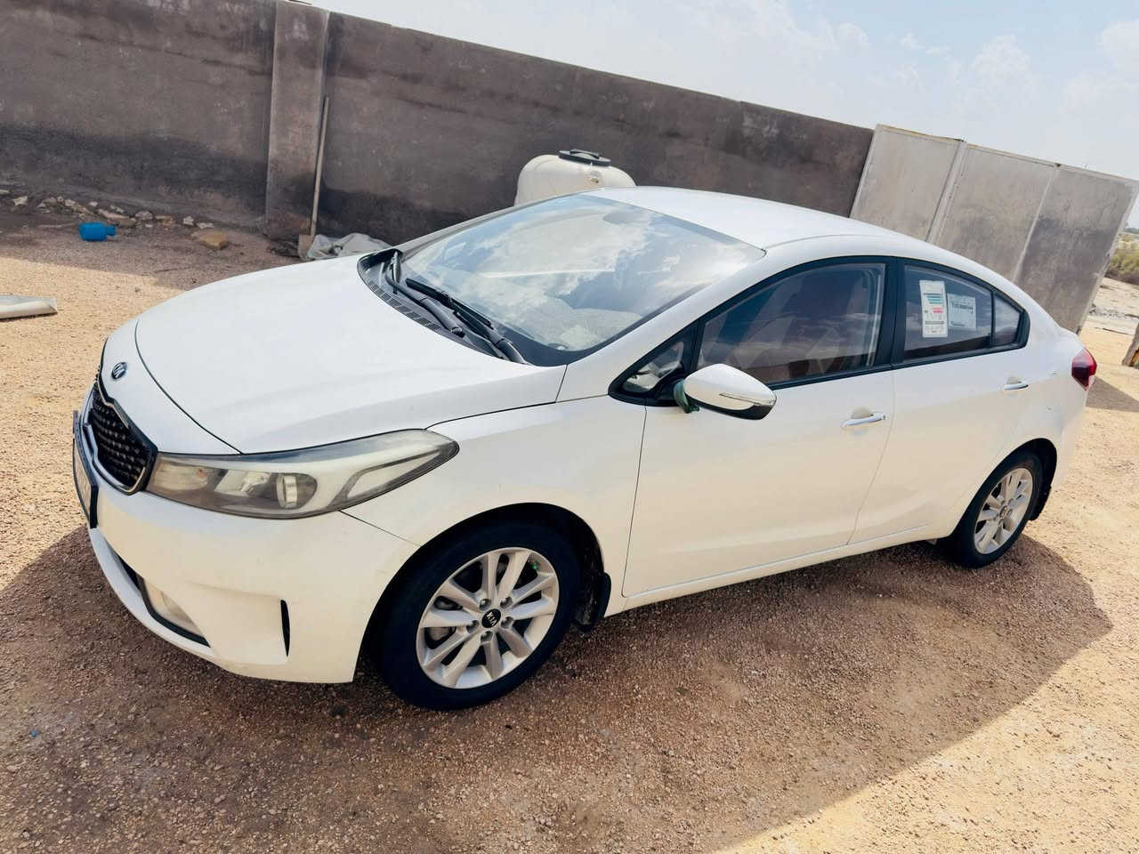 سلام عليكم سيراتو للبيع 2017 رقم مثنى دولي هزه وسنويه جديده  خليجي مكفوله من الفتح وتبديل والصبغ والمعجون فقط مكانات بارد بسيط سياره جاهزه من جميع النواحي ماشيه 188 الف حقيقي محرك وكير شرط  وحداديه جديده  دواخل نضيف كلش سياره وتبريد ثلج تخم تاير جديده    جديده سياره احله من صور
السياره استخدام شخصي
مواصفات سياره

مري شفط
تحكم ستيرن جهتين
ويل كب خمس
داخل لونين
لون ابيض صدفي
حساسات
كامره
شاشه
ريموت
بلاجكتور
محرك 1600 دوش المرغوب
 يدات ستيل

سعره سياره 139  وبيه مجال بسيط    ال شراي مكان سماوه اي استفسار اتصال *********** المو شراي لا يكسر بحلال العالم.
