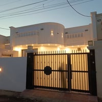دار للبيع • بيت للبيع • منزل للبيع • بيت في شارع 40 • دار في شارع 40 •...