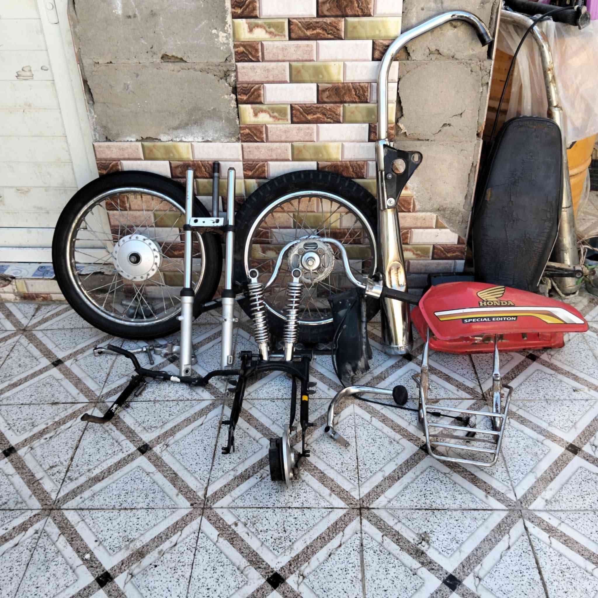 السلام عليكم تعميره للبيع او مفرد هم ابيع كلمن وسعره المكان ناصريه الفضليه وهاذه حساب الولد ورقمه ***********
