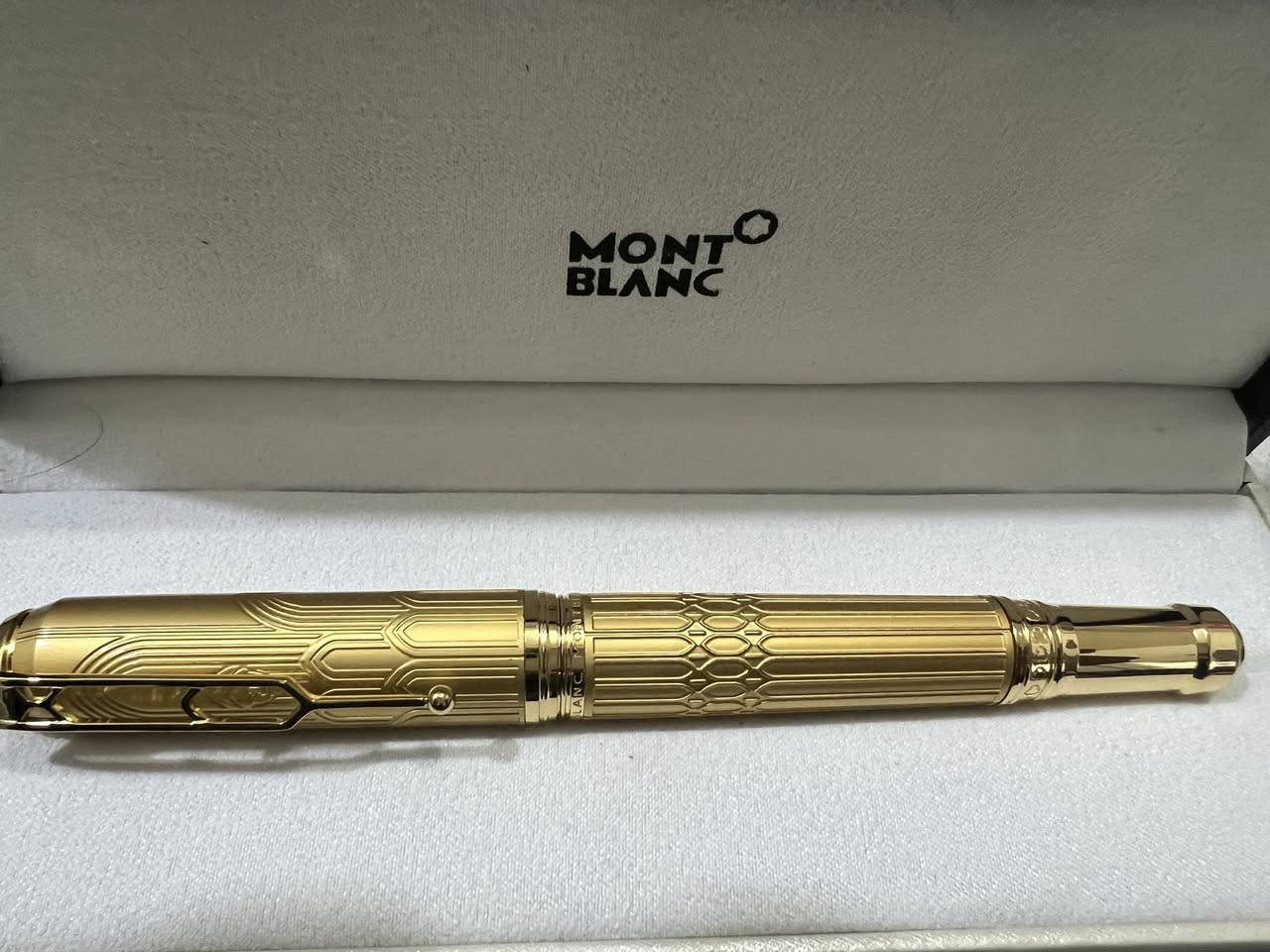 للبيع: قلم مون بلان (Montblanc) أصلي 🔹 الصور متوفره خاص
قلم Montblanc أصلي 100%

الحالة: ممتازة

النوع: قلم فاخر مطلي ذهب

مع كامل الملحقات:

✔️ العلبة الأصلية

✔️ كرت الضمان

✔️ الكتالوج

القلم نظيف جداً واستعمال خفيف، مناسب للهدايا أو للمدراء وأصحاب الذوق الراقي.

💰 السعر: (مليون دينار عراقي قابل للتفاوض)

📍 المكان: (السماوه )

📞 للتواصل: خاص أو واتساب *********** 

الرجاء التواصل للجادين فقط 🌹
