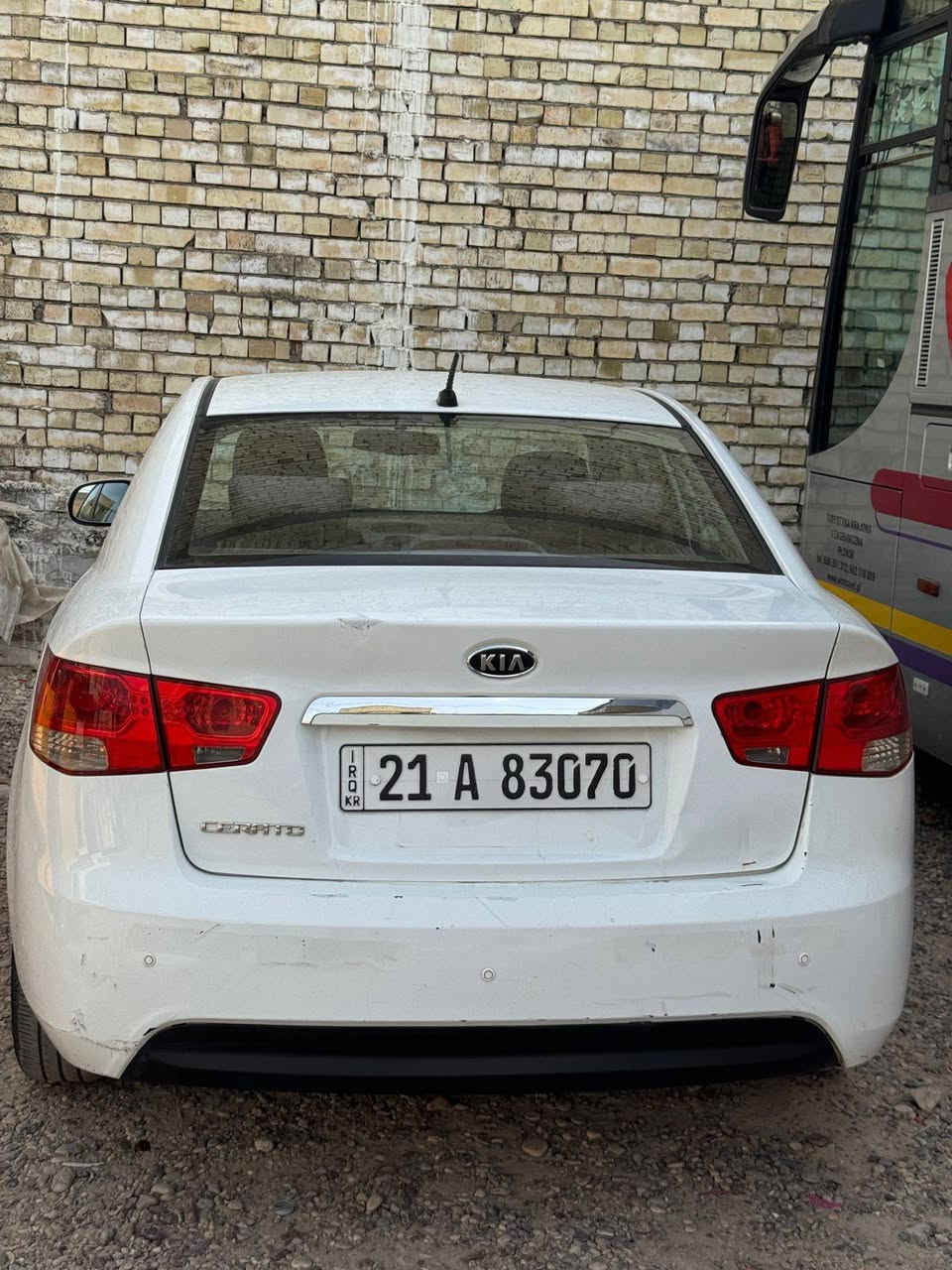 السلام عليكم أحبتي سيراتو ٢٠١١ بيها جملغ خلفي صبغ والباقي مقفول رقم سليمانيه شمالي بسمي فقط تحويل احول السعر 98 ورقة رقم هاتف *********** بغداد العبيدي
