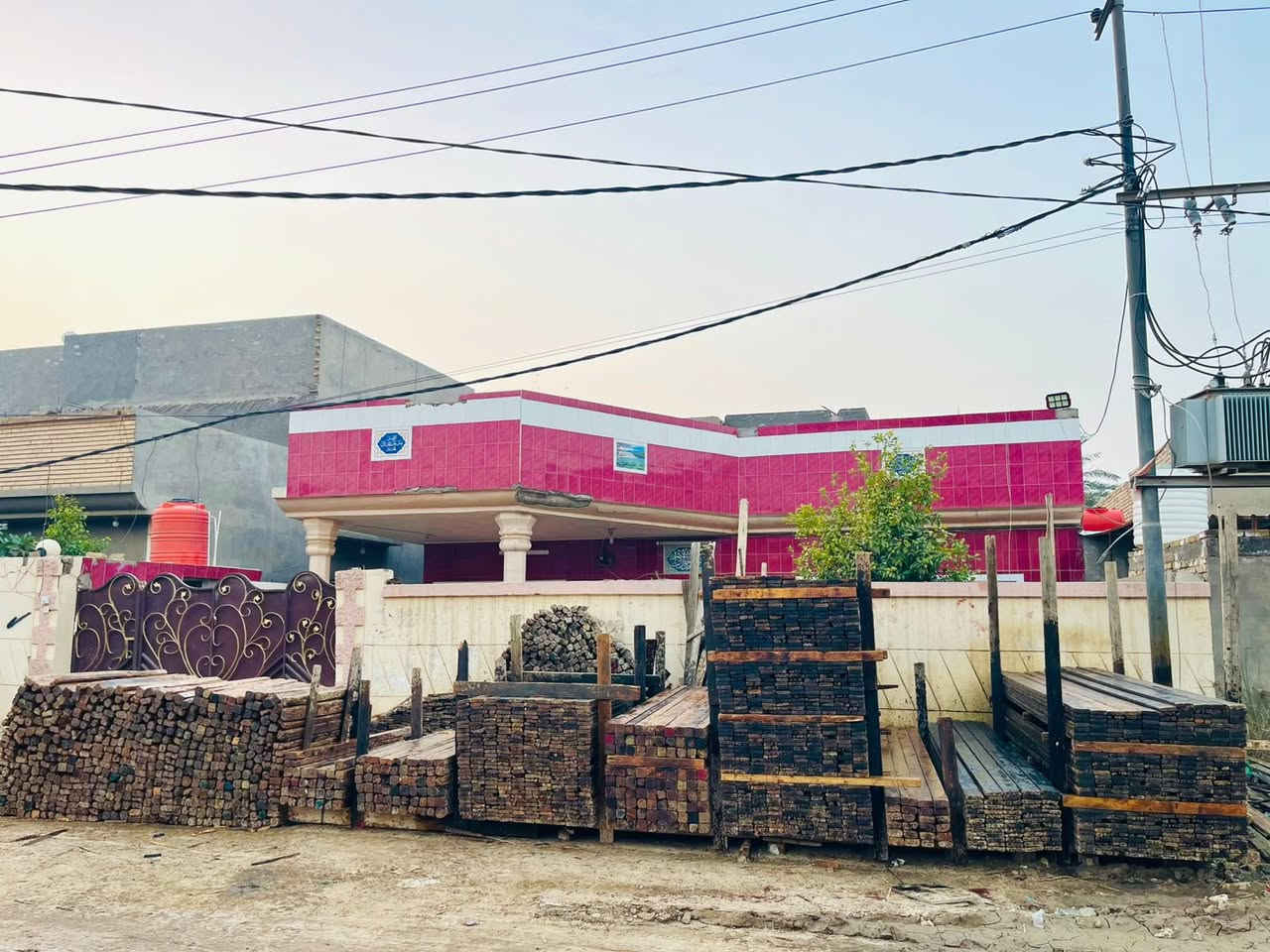 للبيع قالب خشب 16 مكعب/*********** ***********
