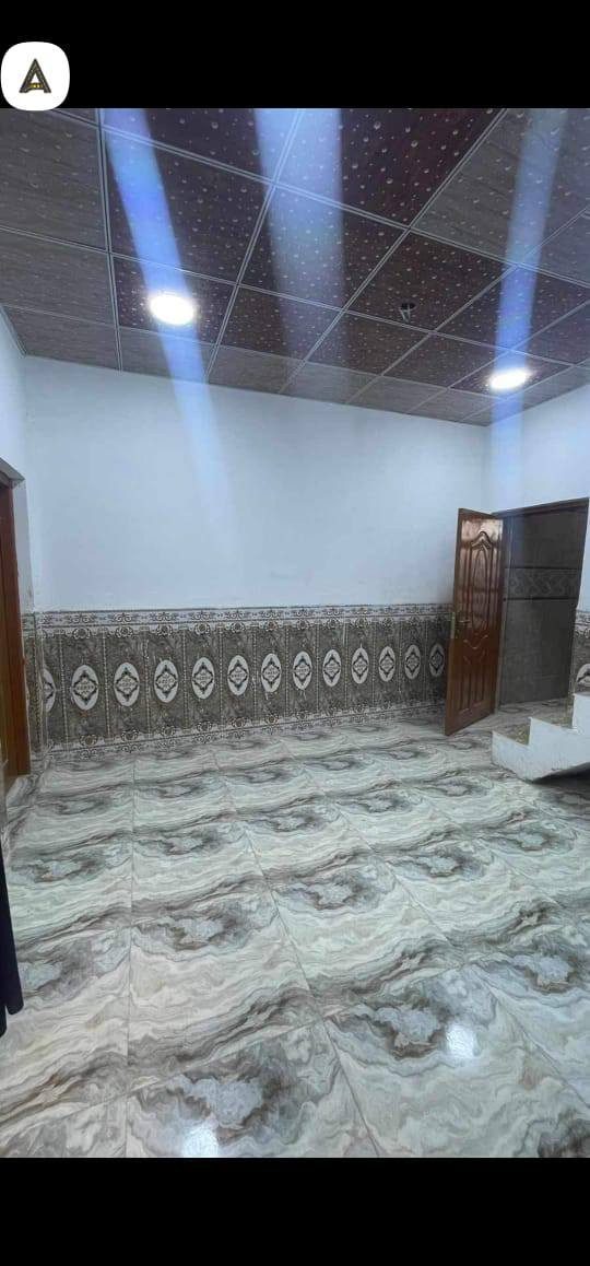 بيت ١٠٠ متر شارع ٢٠ مفتوح على ال٦٠ العرضي الثاني خلف المدرسه الورديه طابق واحد صب مسلح رقم القطعه 59886 بصف الركن
نضيف ارضيه بورسلين جدران سيراميك غرفه وصاله ومطبخ واستقبال وصحيات خارجيه وداخليه السعر ٨٤
البيت فارغ جاهز للسكن للاستفسار ***********
