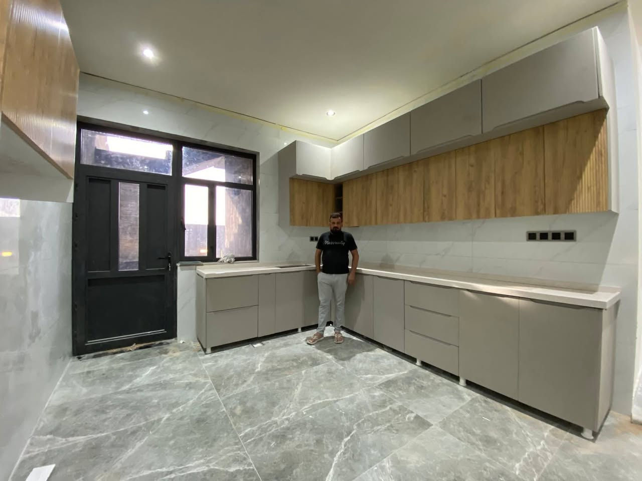 السلام عليكم 🤔🤔عرض اهل الموصل اهل صلاح الدين اهل اربيل🌷🌷 عروضات جديدا🔥
عرض خاص من اسطه ايهاب احدث المطابخ التركيه 
هيكل خشب بوب بالون بريس سعرمتر الارضي معه ملحق معه مرمر الصناعي 250دولار🌹🌹🌹
هيكل خشب بوب بالون بريس سعرمتر الارضي معه ملحق معه مرمر الطبيعي 290دولار💐💐💐
العرض الثاني هيكل المنيوم بوب بالون بريس سعرمتر الارضي معه ملحق معه مرمر 235دولار 🌹🌹🌹
هيكل المنيوم بوب بالون بريس سعرمتر الارضي معه ملحق معه مرمر الطبيعي 290دو لار👑👑👑
توصيل جمبع انحاء العراق 
 العنوان اربيل زانكو 
❤️
***********
***********
***********
***********
 ***********
***********
