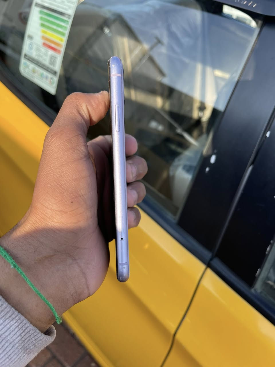 آيفون 11 عادي جهاز لوك كلش نضيف كلشي مامبدل بي بطاريه 73 بدون اي خلل فيس إيدي شغال صوت إنترنت كله شغال سعر 190 وبي مجال بسيط مكاني بغداد الأمين ***********
