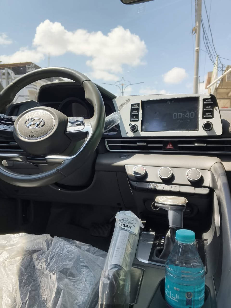 Hyundai Elantra 2022
هيونداي النترا 2022
وارد امريكي 
محرك. 2.0 دوش
 مواصفات نص فول 
شاشه كاميره خلفي 
بصمه شغال عن بعد 
رادار امامي 
ستيرن تحديد سرعه تحديد مسار 
بعد هوايه مواصفات بيها
  سياره ماشيه ١٤٥ 
سياره مكفوله من آي نواقص كله 
السعر135 بيه مجال 
للاستفسار ***********
