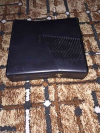 اكس بوكس 360 بيه 173لعبه لبيع مع ملحقات وجواستك واحد لتواصل 0751660132...