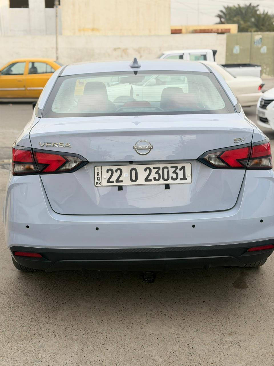 السلام عليكم
نيسان فيرسا 2024 
سيارة كفالة عامة حادثها ربع جاملغ خلفي بارد بدون قطرة صبغ
سيارة مواصفات فول بدون فتحه 
مكينة 1600 
السيارة مدوشمة دوشمة عامة على اخر حباية 
رقمها اربيل باسمي 
سعر السيارة 147 وبيها مجال قليل للشراي 
مكان السيارة بغداد مجمع بسماية 
***********
