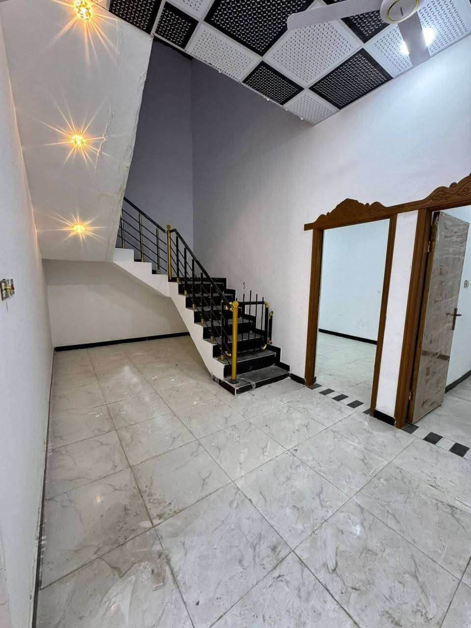 يتوفر لدينا بيت للبيع في أبي الخصيب حمدان طابو زراعي عراقي راعي الأرض عراقي موجود سند25 وكاله ونسخه من طابو مساحه البيت 100م مربع يحتوي على 2غرف منام اوصاله اوديوان ومطبخ وكراج وحديقه بيت بناء جديد شغل درجه اولى جاهز السكن تسليم مفتاح السعر 60, وقابل للتفاوض مكان كلاش حلووو جميع الخدمات منطقه ممتكامله إلا ستفسار رقم الهاتف فقط ***********
