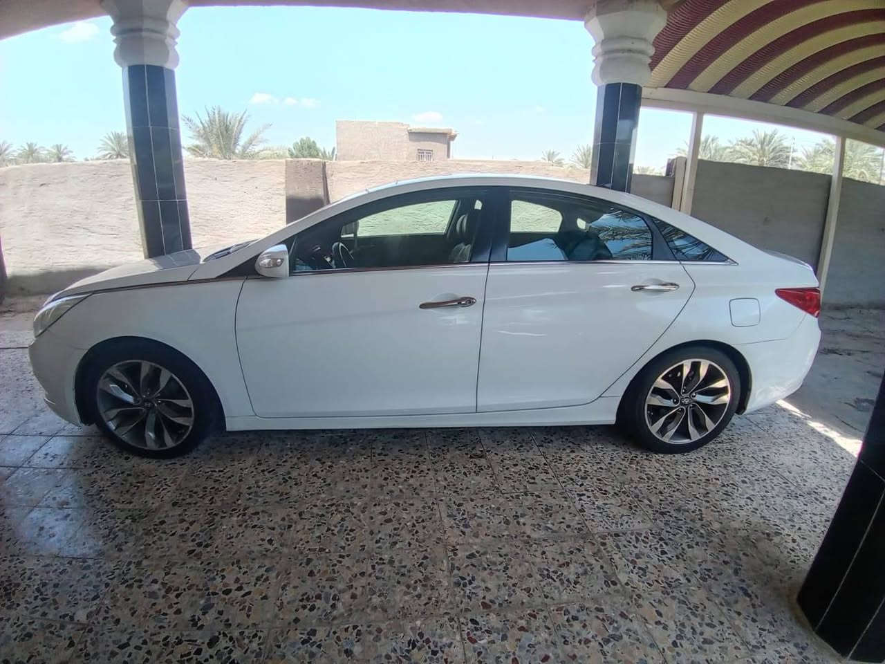 السلام عليكم سوناتا موديل ٢٠١٢ وارد أمريكي قطعة ونص صبغ بدون دواخل  بنوراما بصمة تشغيل بصمة أبواب فول مواصفات لمتد محرك ٢٠٠ تيربو السعر ١٢٠ الاتصال الرقم *********** العنوان بغداد الدوره

