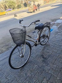 بايسكل باله نضيف جدا سعره 75 وبي مجال بسيط 07811587121 07714144744