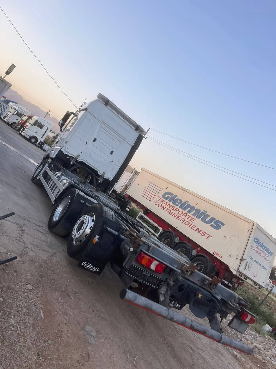 Actros. 2545.  2016. مقفول سيارة فول مواصفات عنوان السليمانية ***********
