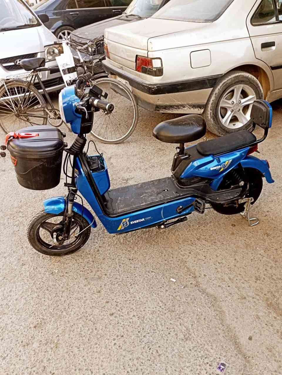 السعر خاص
دراجه كهربائيه مستعمله ايام قليله للبيع للتواصل 0078 155 93548
