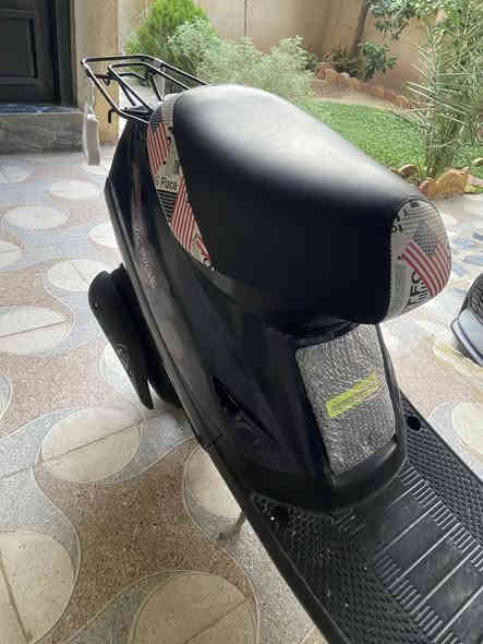 ماطور بزون للبيع 
محرك مامفتوح 
مابي صوت لاكسن ولا ونه 
معدل جوه ٦٠ 
سلف شغال 
سعر ٣٧٥ وبي مجال شي قليل 
رقم ***********
