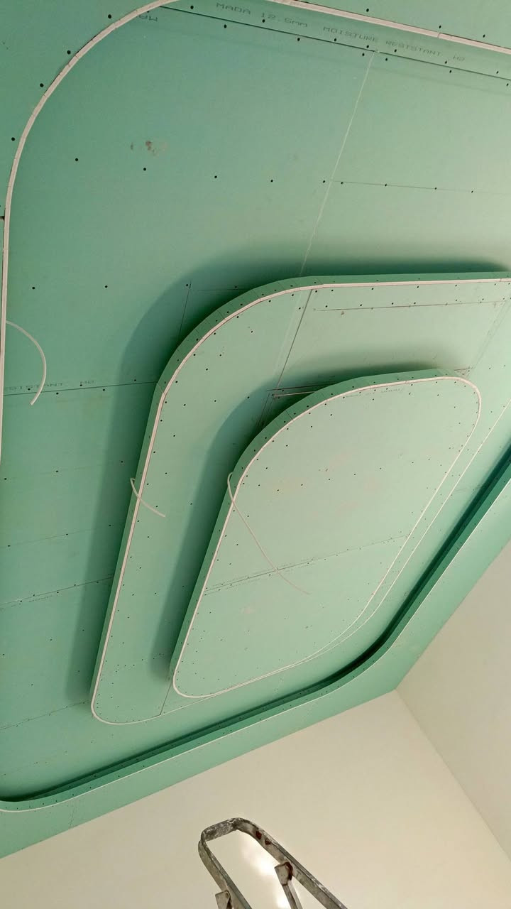 لسنا الوحيدين لكن نسعى لنكون الافضل 💯
كادر متخصص لتغليف السقوف و الجدران بأنواعها و بأدق التفاصيل و أجمل الديكورات حصريآ وحسب الطلب 
(جبس بورد.     تغليف سحب.     مربعات(60*60)   
   بديل خشب.     بديل رخام.      ورق جدار)
خبره في العمل و سرعة في الاداء و بأسعار تنافسية 
للأستفسار و التواصل تحب على الخاص او الاتصال على الرقم : 
***********
#حســــين_اللهيبي
